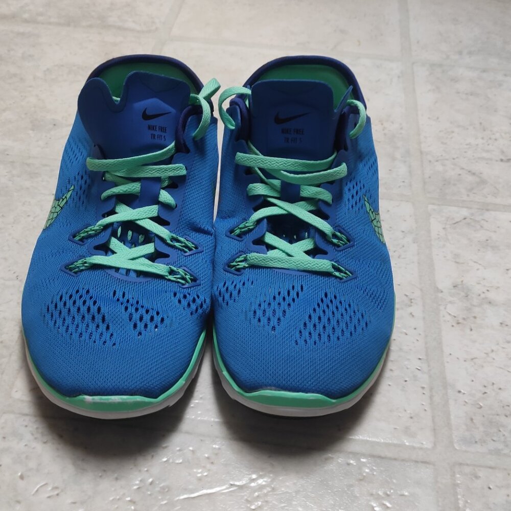 NIKE FREE 5.0 WOMEN SNEAKERS BLUE SIZE US. 9 PRE-OWNED